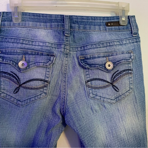 L.E.I. Ashley Lowrise Boot jeans - Picture 3 of 5